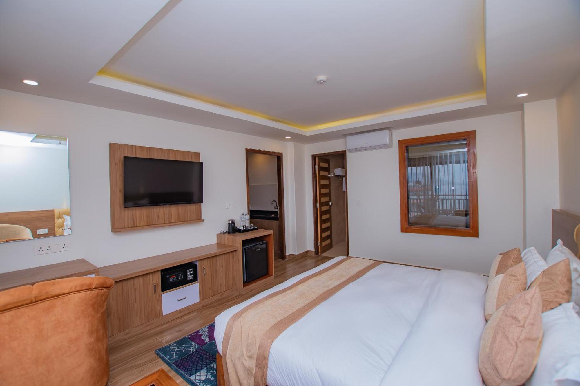 Hotel Pokhara Village & Spa Extérieur photo